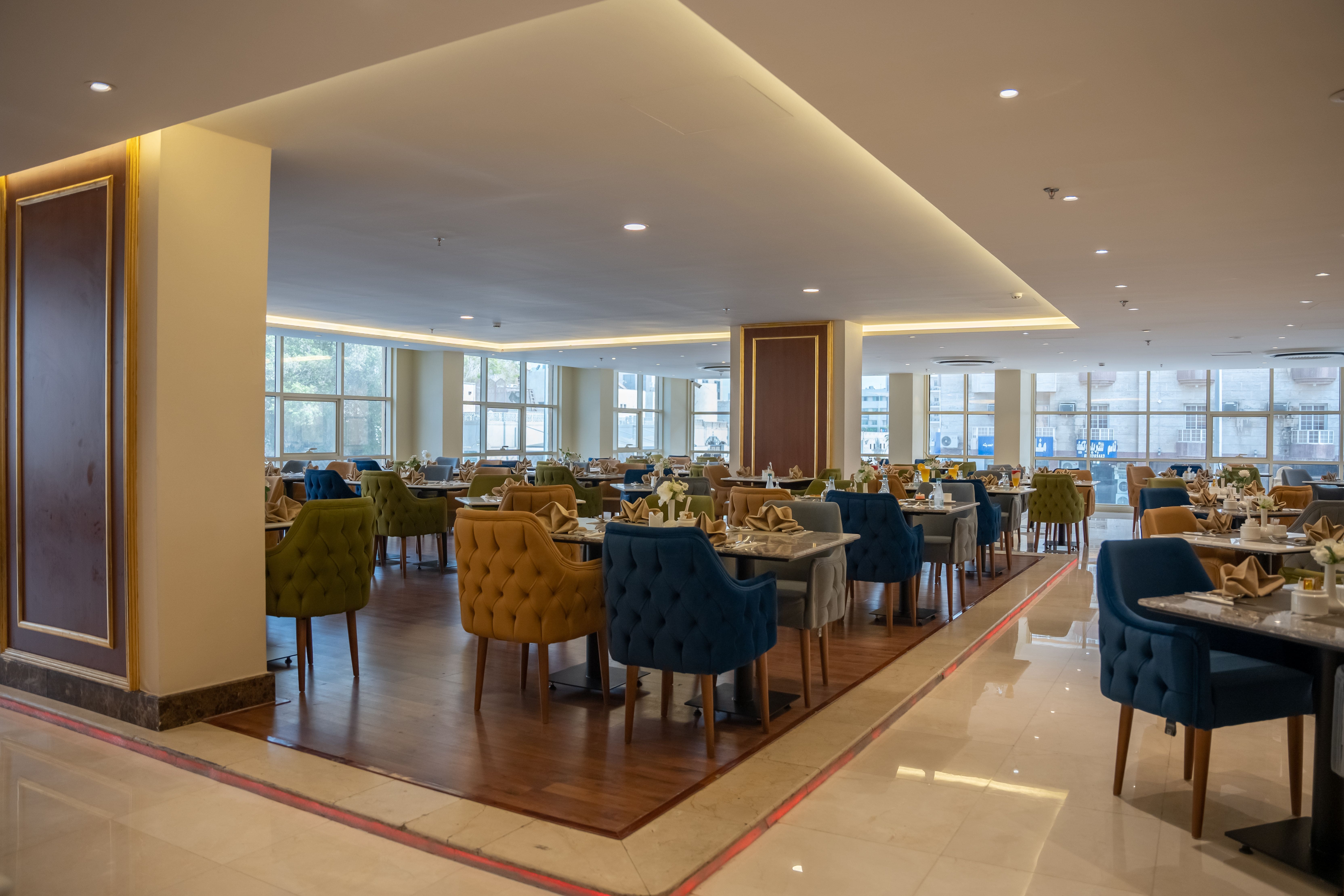 Restaurant 06